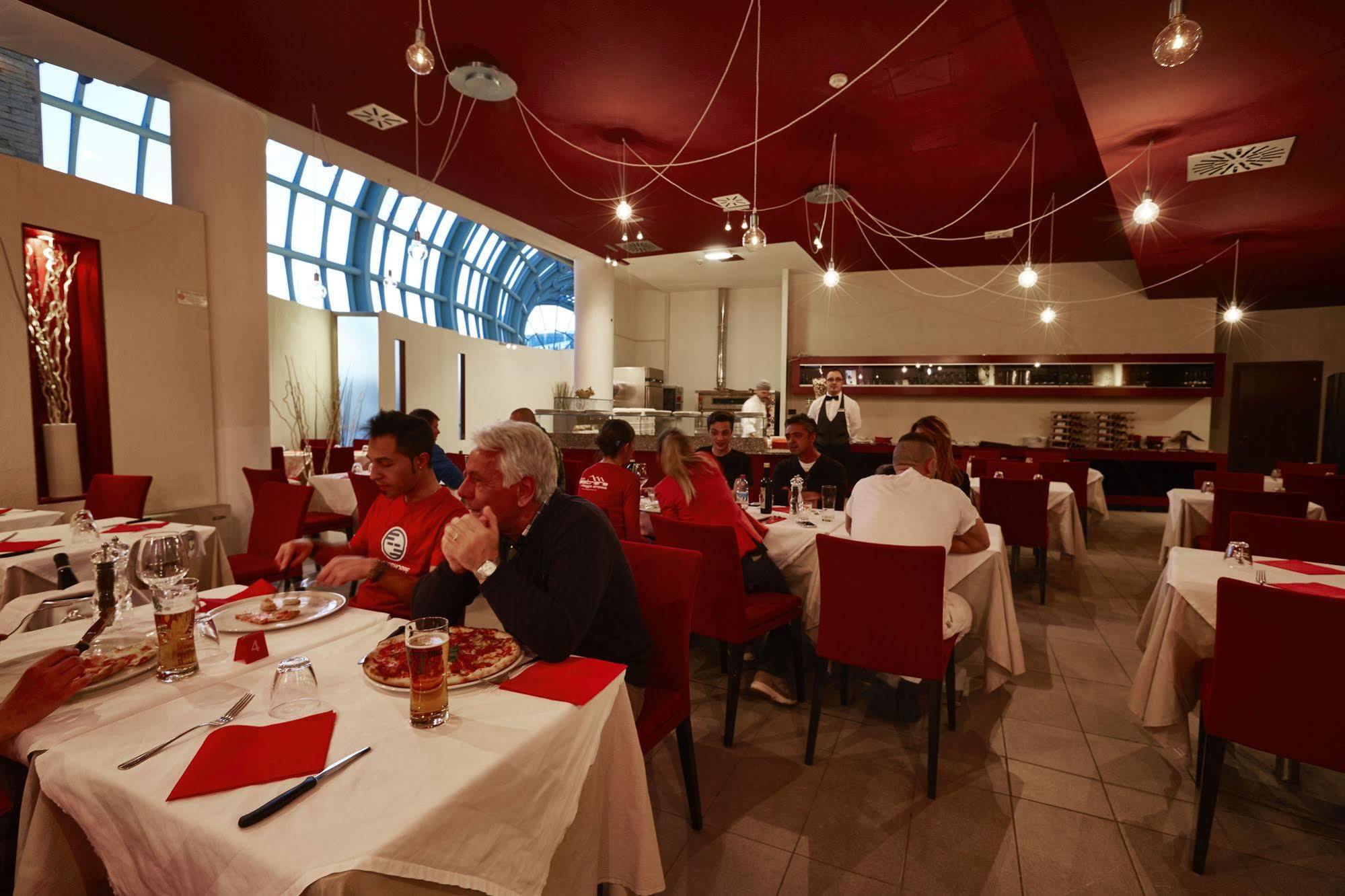 Olimpic Village Th Sestriere Apartments Екстер'єр фото